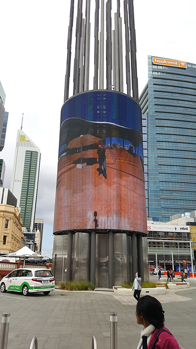 Yagan Square cylinder